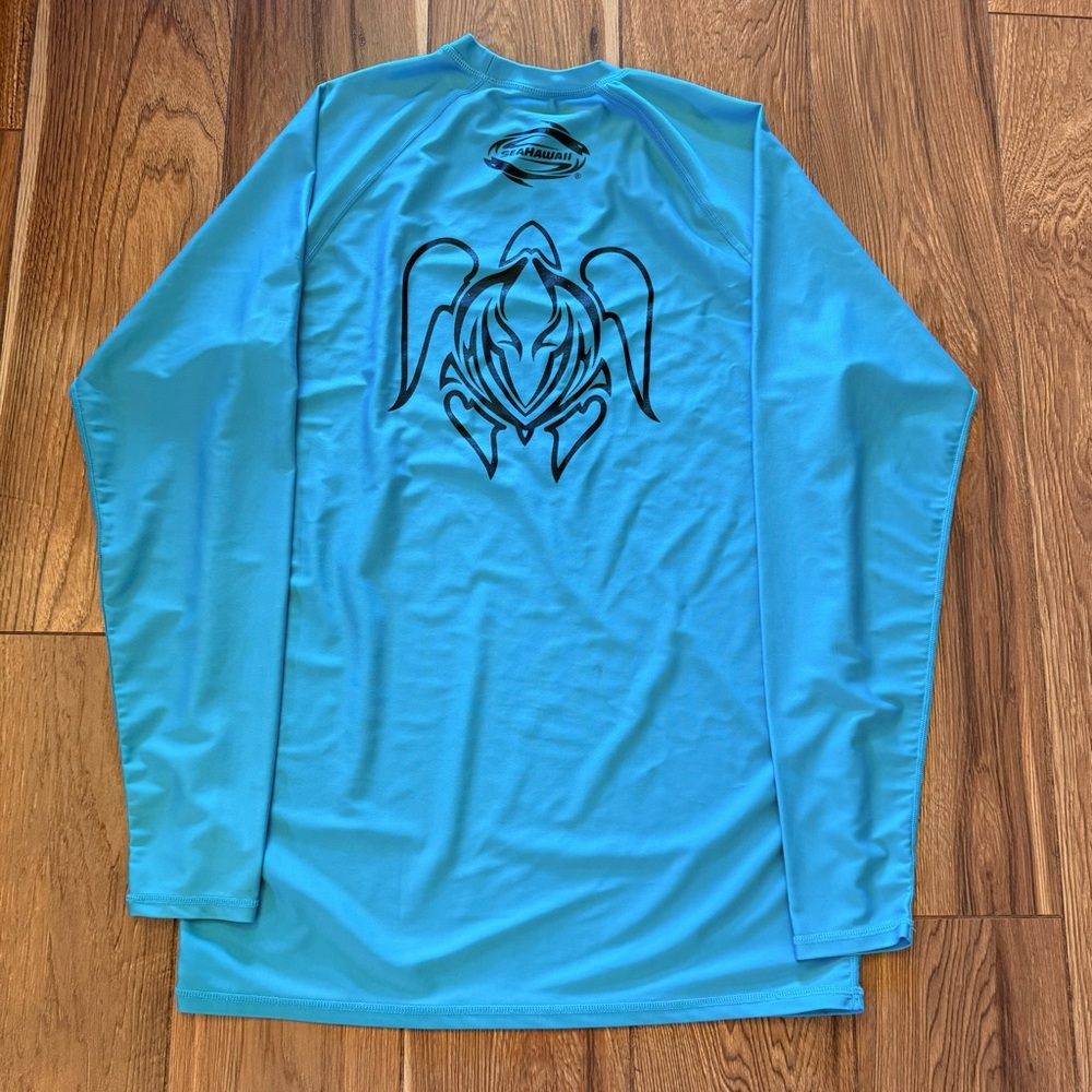 Blue Rash Guard with Black Map Design - Picture 3 of 4